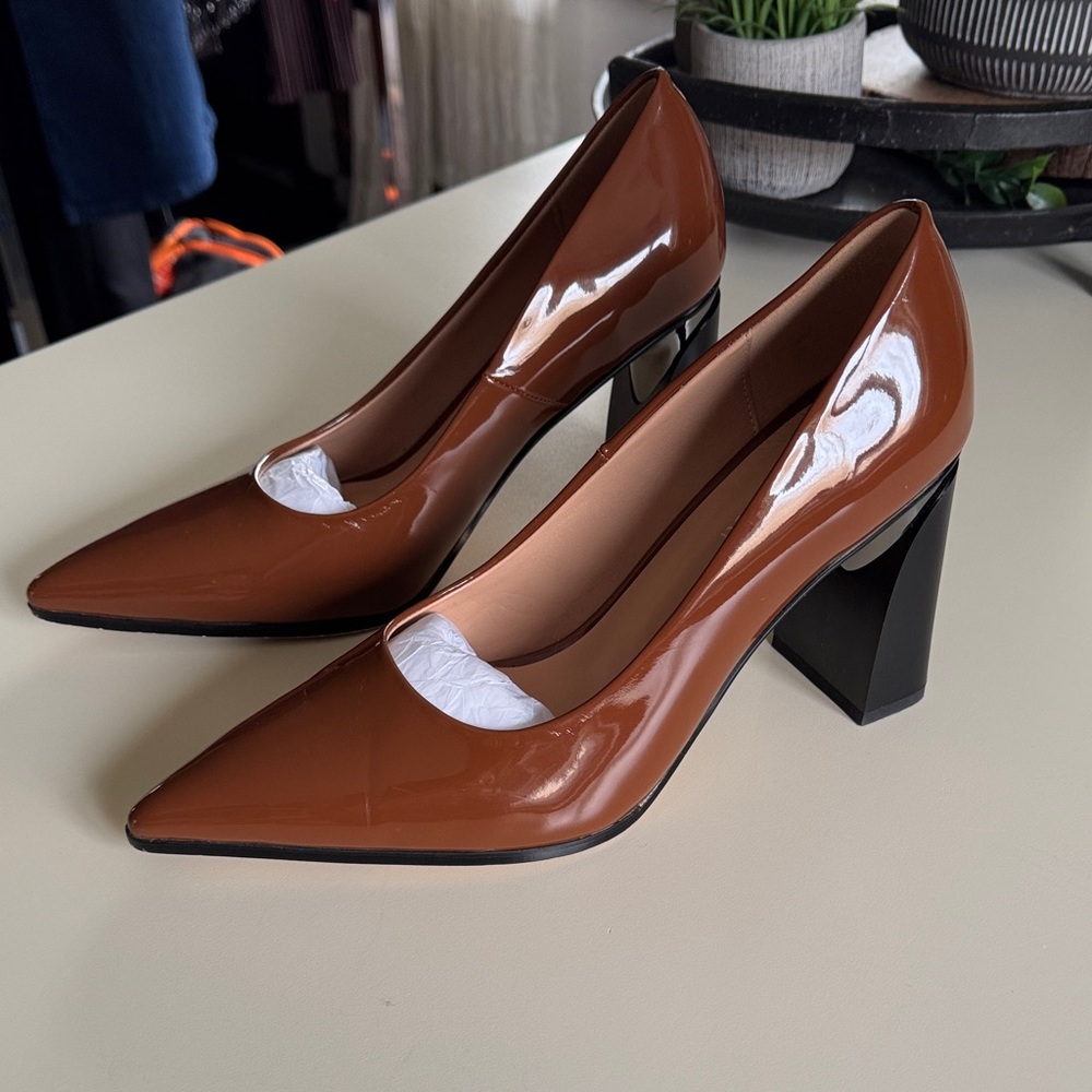 Elegant Pointy Toe Brown Patent Leather Women's Pumps 9.5
